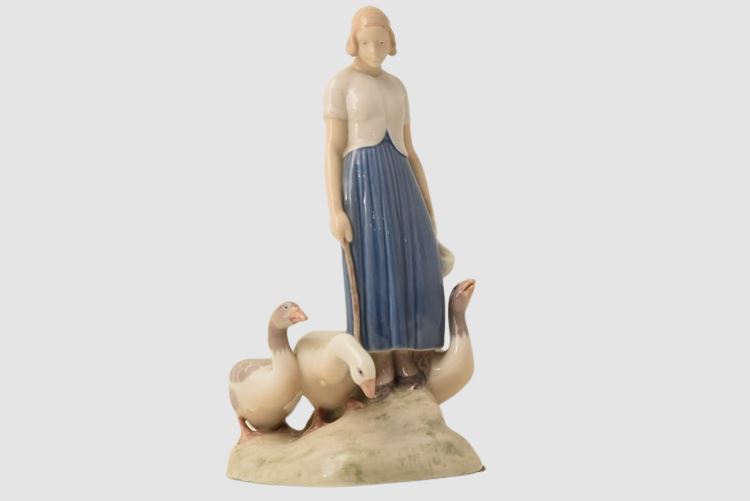 Girl with Geese Bing & Grondahl figurine