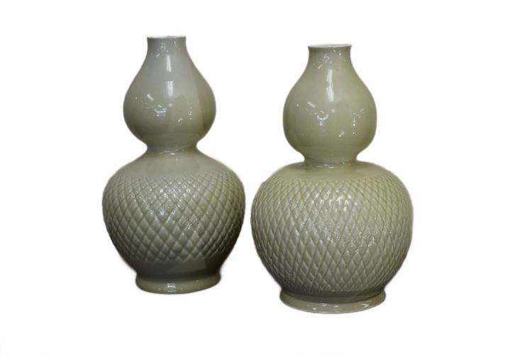 Pair Chinese Porcelain Double Gourd Vases