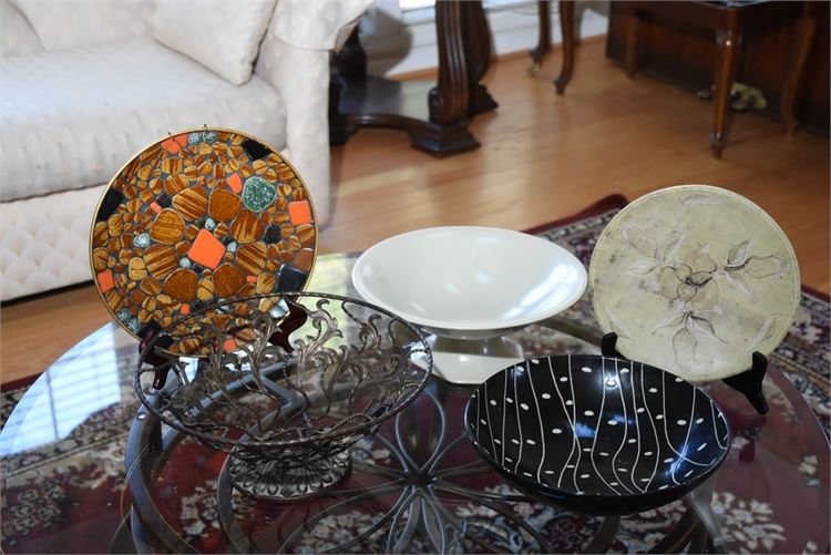 Group Decorative Dishes With Stands