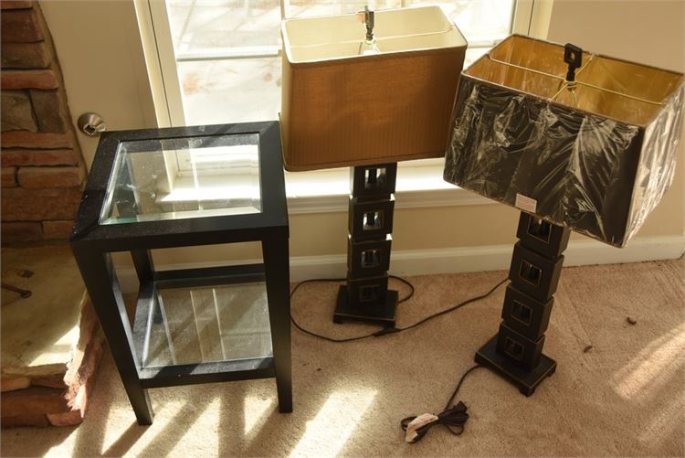 Pair Modern Table Lamps With Shades and End Table