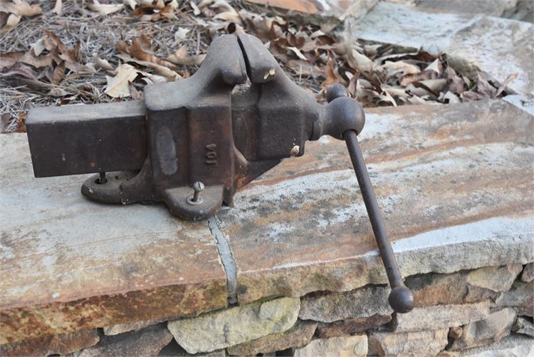 Bench Mounted Vise