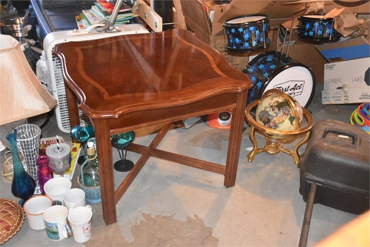 Traditional Style end Table