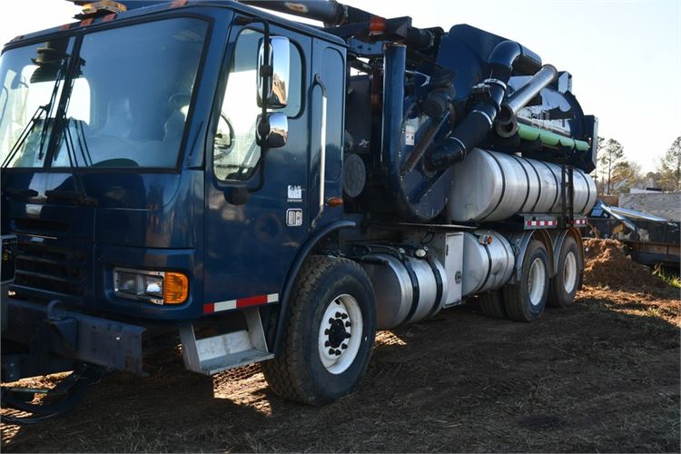 VACTOR 2100 ON FREIGHTLINER CONDOR CHASSIS Sewer Vac Truck