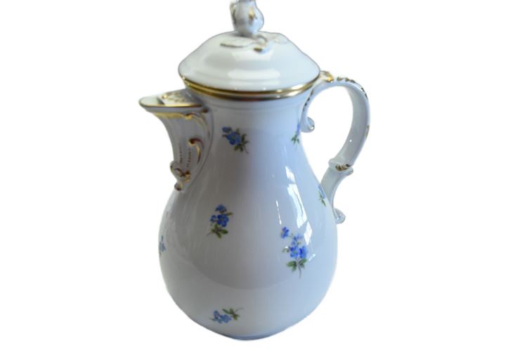 Meissen Scattered Flower Teapot