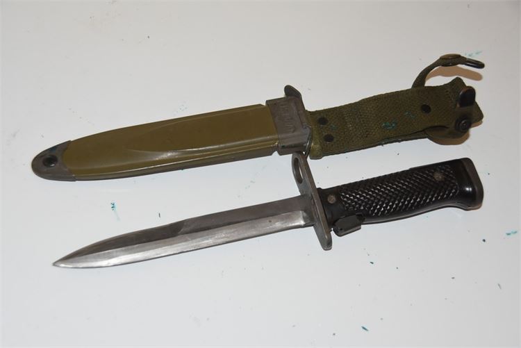 Bayonet With Scabbard