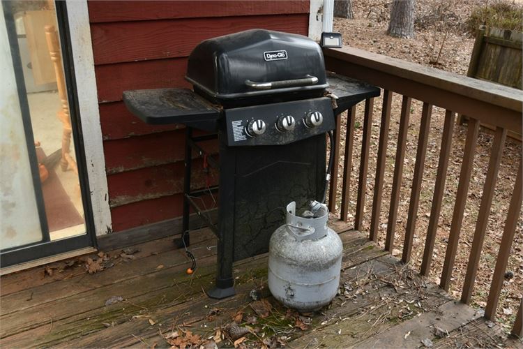 Dyna Glo Gas Grill