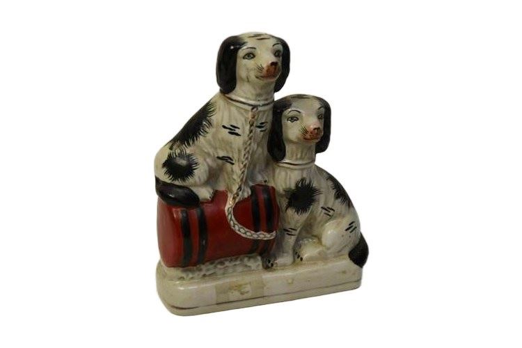 Staffordshire Reproduction King Charles Spaniel Dog Duo Figurin