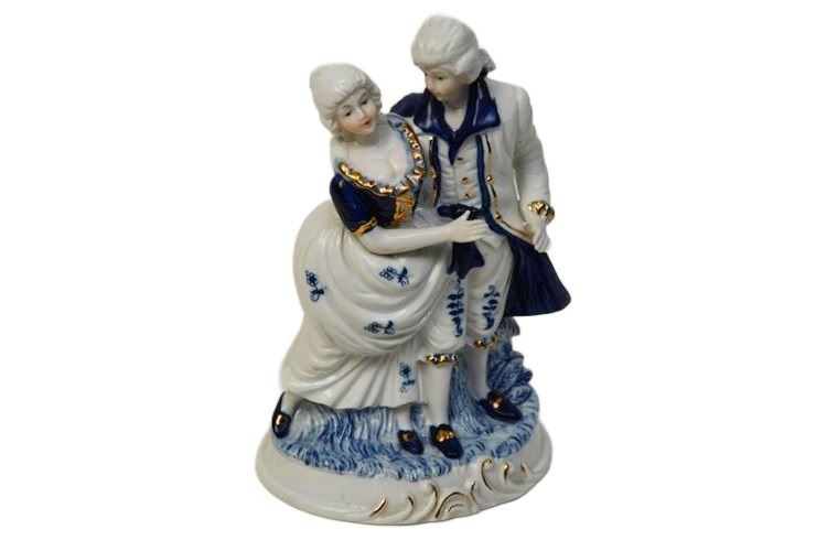 Vintage Porcelain Colonial Couple Figure