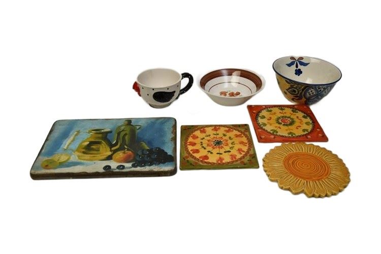 Group Decorative Objects and Dishes