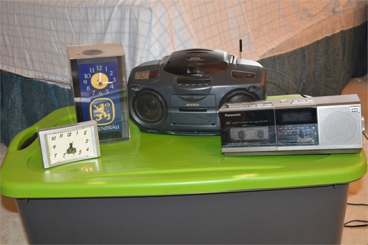 Group Vintage Radios and Clocks