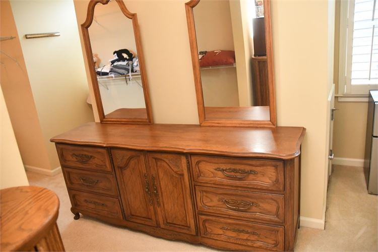 Hickory Manufacturing Co. Dual Mirror Dresser