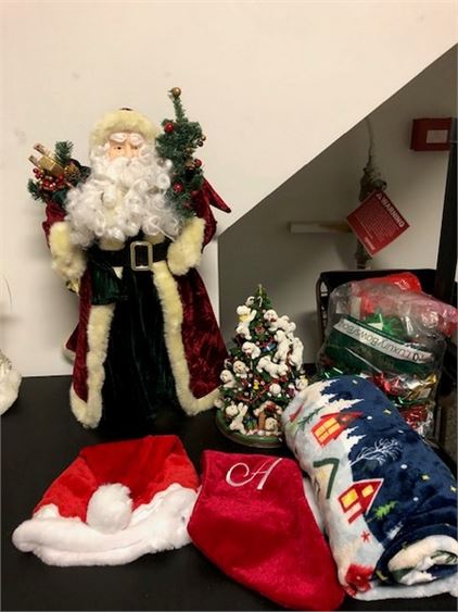 Santa and Christmas Tree!