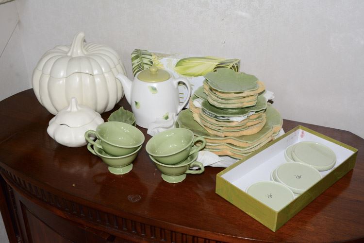 Group of Ceramic Tea Set Items