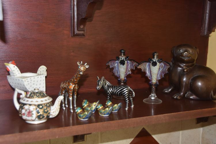 Bundle of Decorative Shelf Items