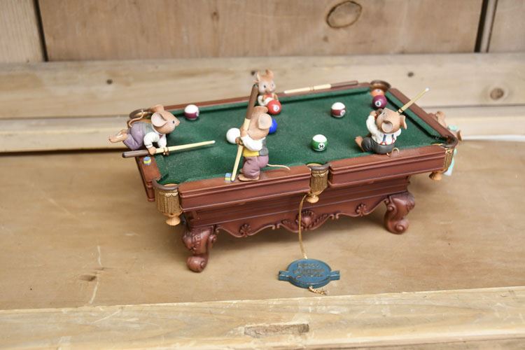 Enesco Vintage Miniature Mice Playing Pool