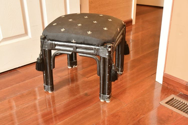 Black Lacquer Rattan Stool