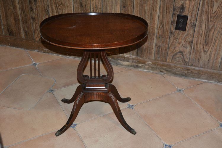 Mahogany Lyre Base Oval Stand