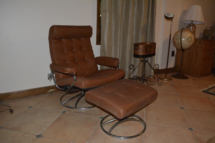 1970s Ekornes Stressless Leather Lounge Chair And Ottoman