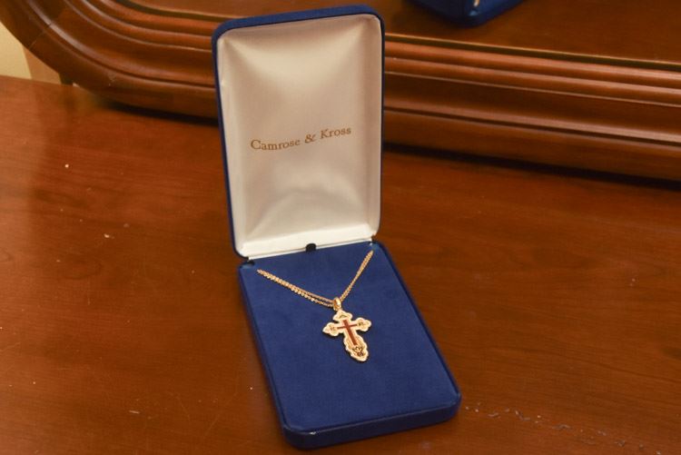 Camrose & Kross Jacqueline Bouvier Kennedy Gold Tone Cross Necklace