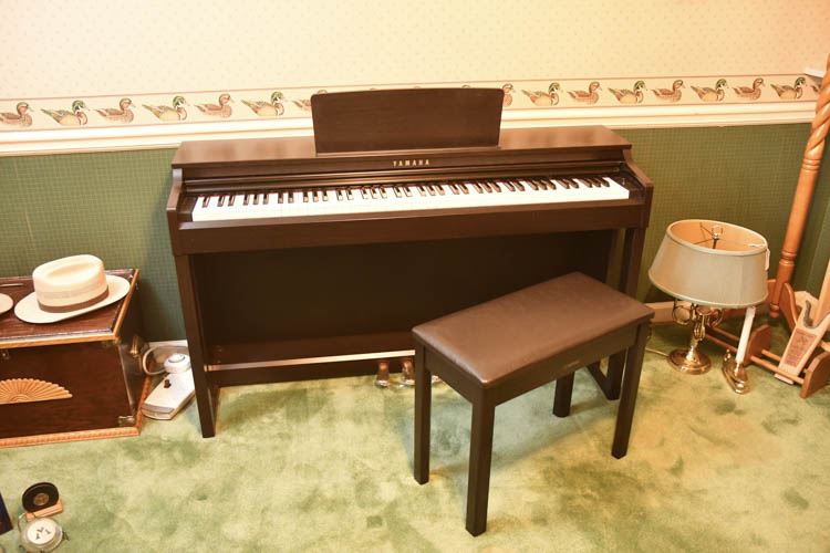 Yamaha Spinet Piano