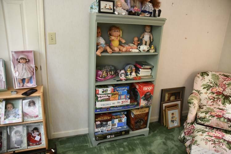 Green Standing Bookcase/Shelf  (no contents)