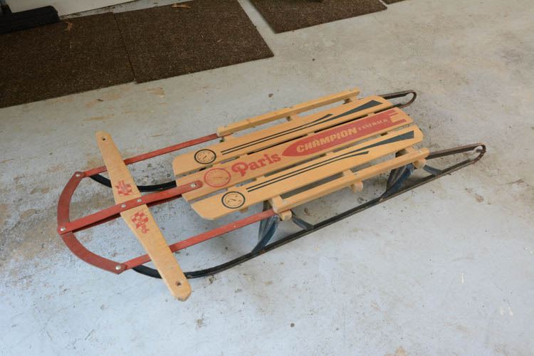 Vintage Sledge Paris Champion Fast-track