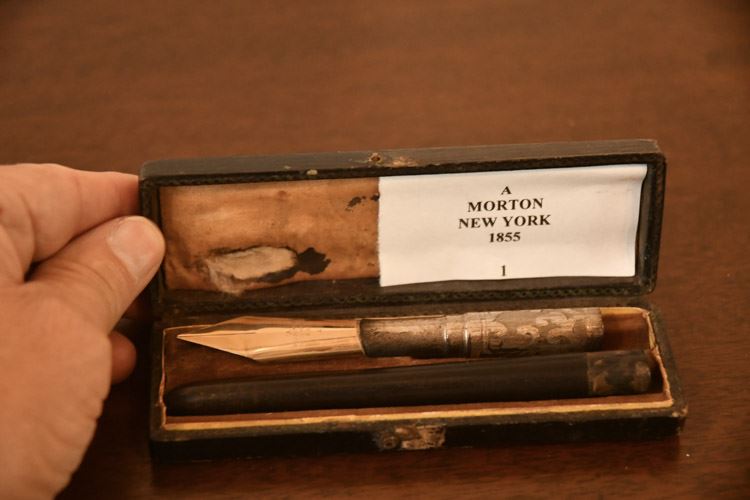Vintage Morton Expanding Fountain Pen in Case