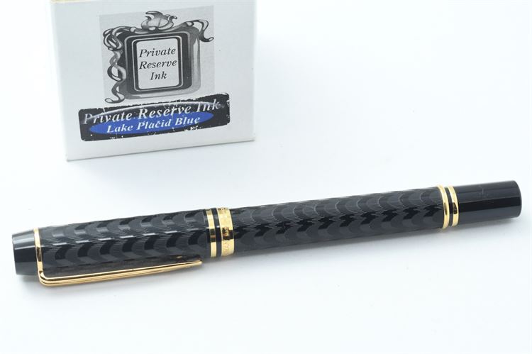 Set of Waterman Fountain Pen and Private Reserve Ink in Lake Placid Blue