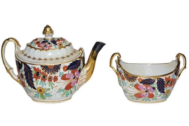 Imari Porcelain Tea Pot and Waste Bowl Set circa 1800's