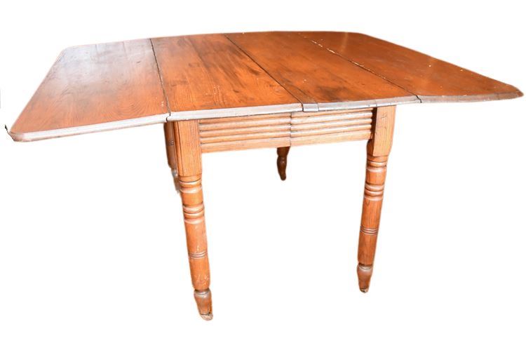 19th Cent American Country Drop Leaf Table