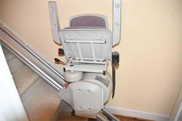 Stair Lift Lightly used Buyer must remove