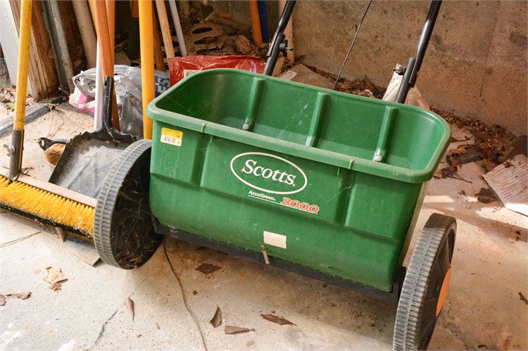 Scotts Turf Builder Classic Drop Spreader