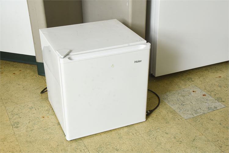 Haier Mini Fridge