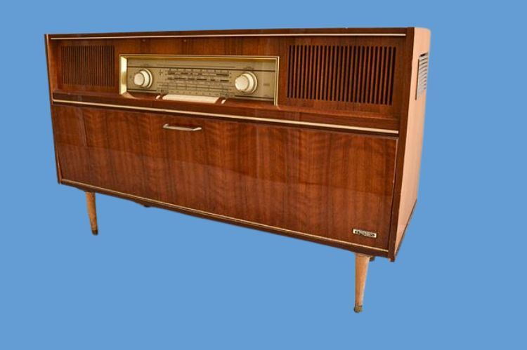 1963 Grundig Mandello b/U Radio circa 1963