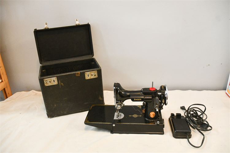 Singer 221-1 Featherweight Sewing Machine