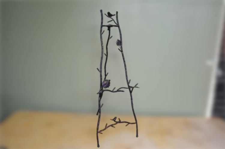 Metal Branch Easel