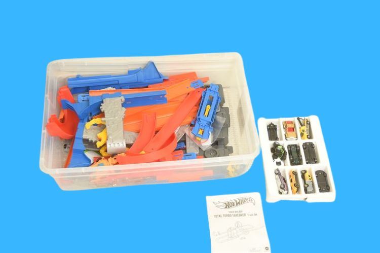 Hot Wheels Track Builder Total Turbo Takeover Track Set