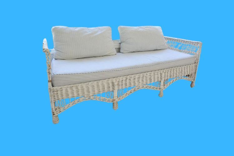 Antique Wicker Daybed