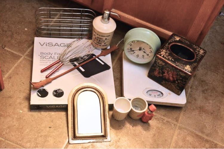 Group Lot Bathroom Items