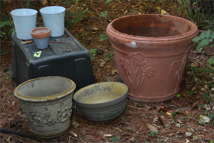 Several Plant Pots of Different Sizes and Colors