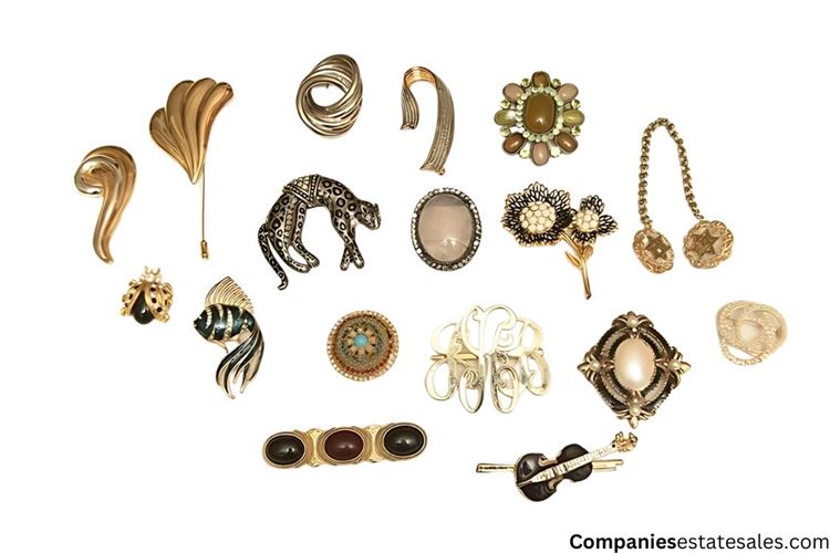 Brooches: Jewels, Animals and Flowers