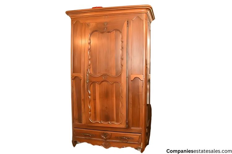 Armoire Louis XV $600