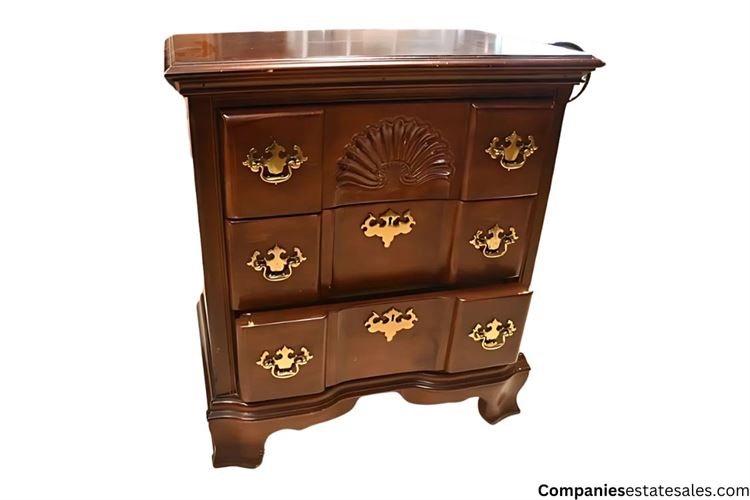 Drexel  Chippendale Block Front  Bachelor Chest $95